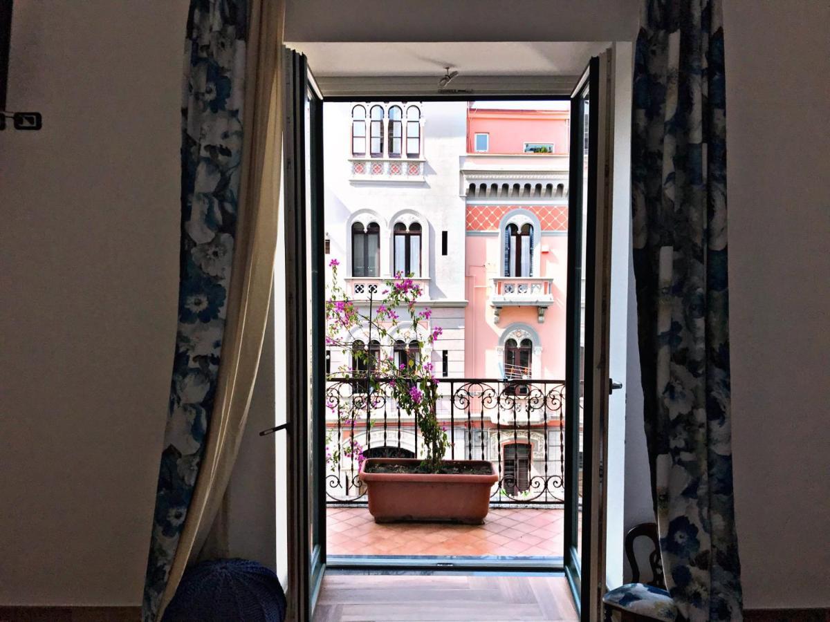 Salerno B&B In Centro Luaran gambar