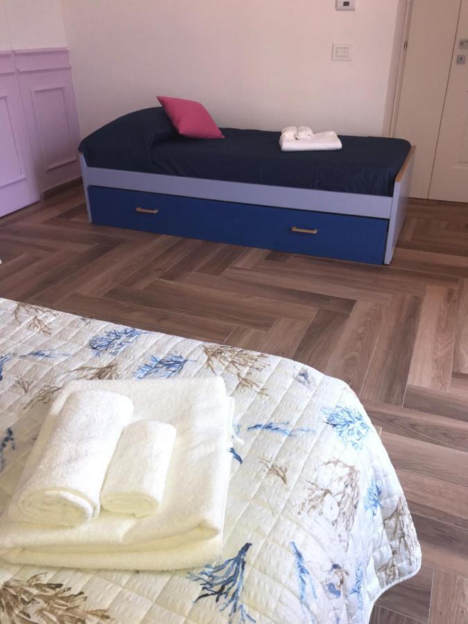 Salerno B&B In Centro Luaran gambar
