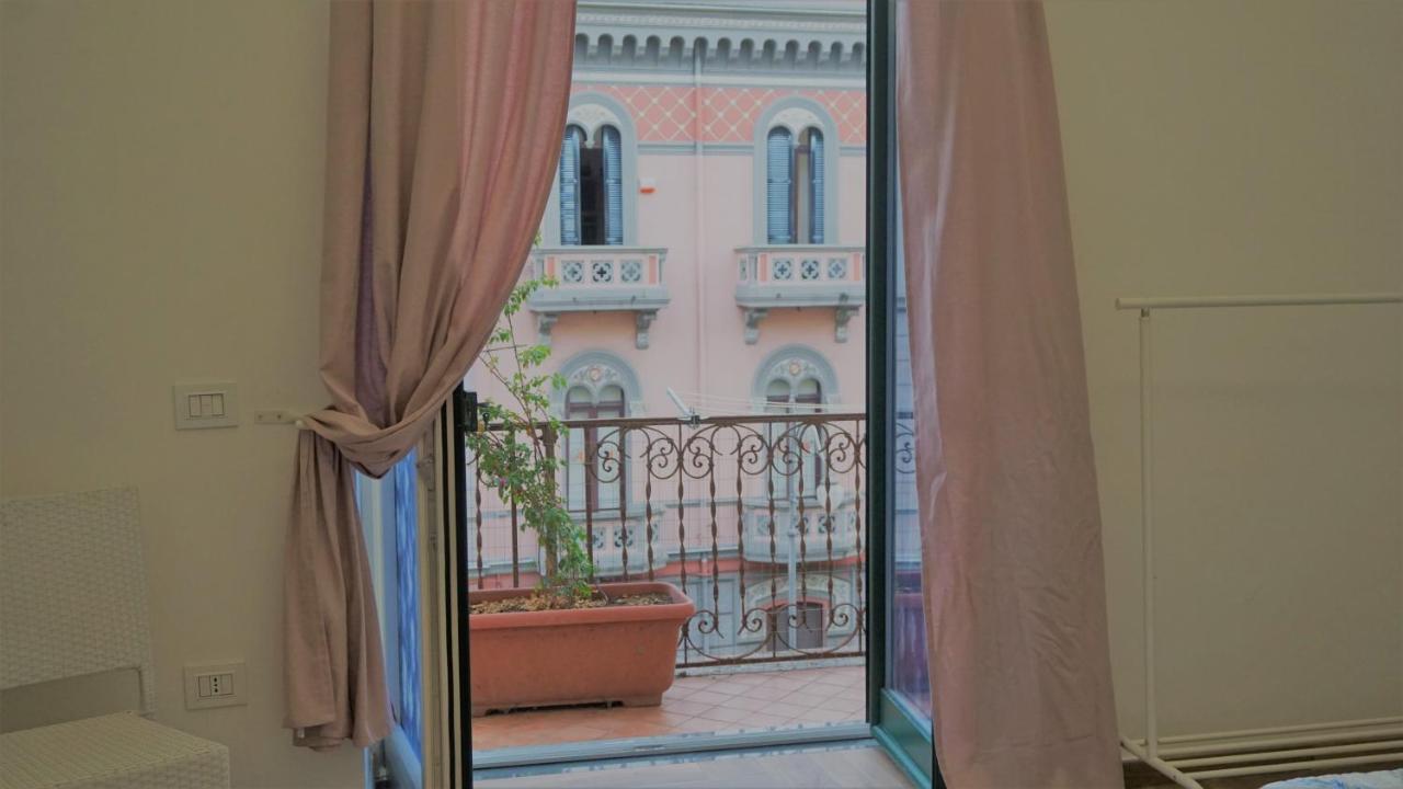 Salerno B&B In Centro Luaran gambar